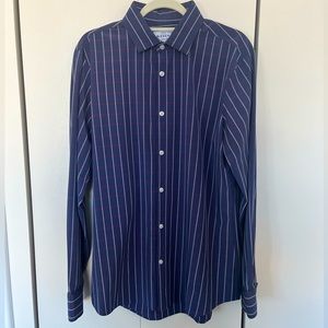 Mizzen + Main - Large Trim Fit long sleeve button down shirt.